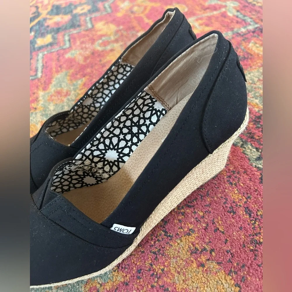 NWOT TOMS | Women’s Black Canvas Peep-Toe Michelle Wedge Espadrille Heels Sz 12